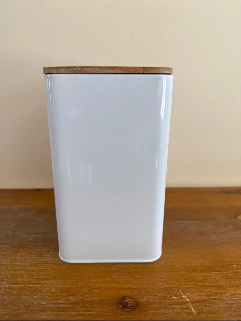 BN dog treat tin